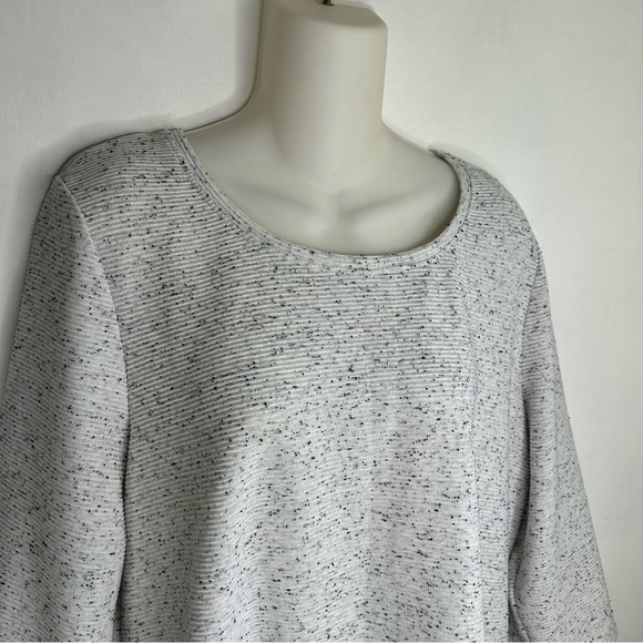 Double layered top - Picture 2 of 8